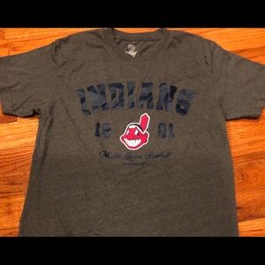 Child’s Cleveland Indians tee size medium